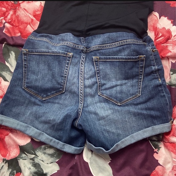 Maternity jean shorts - Picture 2 of 5